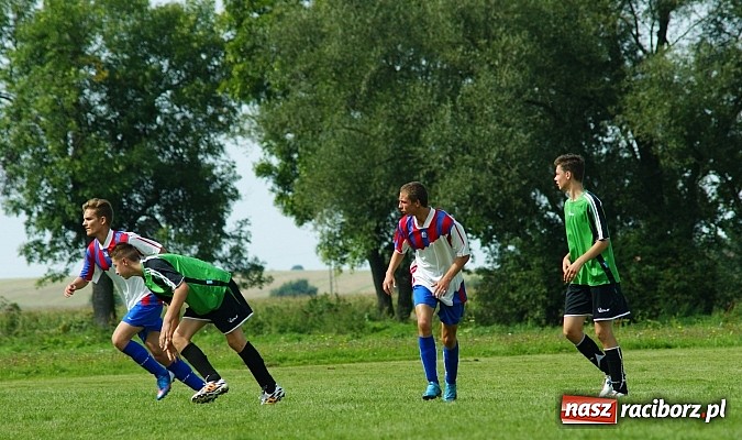 Zdjęcie w galerii na portalu naszraciborz.pl: Juniorzy Cyprzanowa lepsi w Bieńkowicach wiadomości z regionu