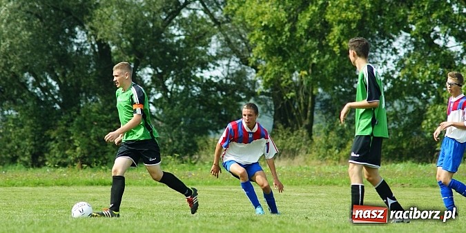 Zdjęcie w galerii na portalu naszraciborz.pl: Juniorzy Cyprzanowa lepsi w Bieńkowicach wiadomości z regionu