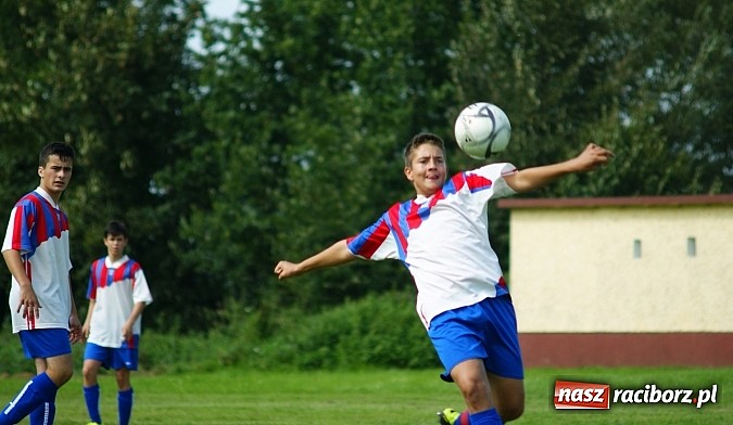 Zdjęcie w galerii na portalu naszraciborz.pl: Juniorzy Cyprzanowa lepsi w Bieńkowicach wiadomości z regionu