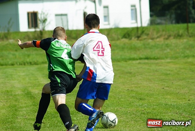 Zdjęcie w galerii na portalu naszraciborz.pl: Juniorzy Cyprzanowa lepsi w Bieńkowicach wiadomości z regionu