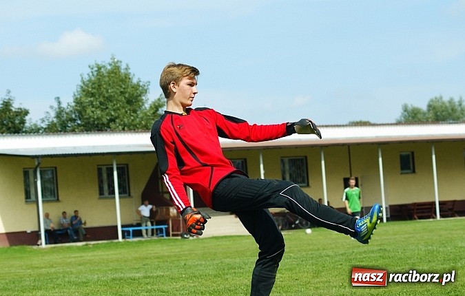 Zdjęcie w galerii na portalu naszraciborz.pl: Juniorzy Cyprzanowa lepsi w Bieńkowicach wiadomości z regionu
