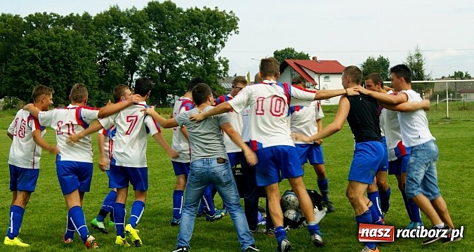 Zdjęcie w galerii na portalu naszraciborz.pl: Juniorzy Cyprzanowa lepsi w Bieńkowicach wiadomości z regionu