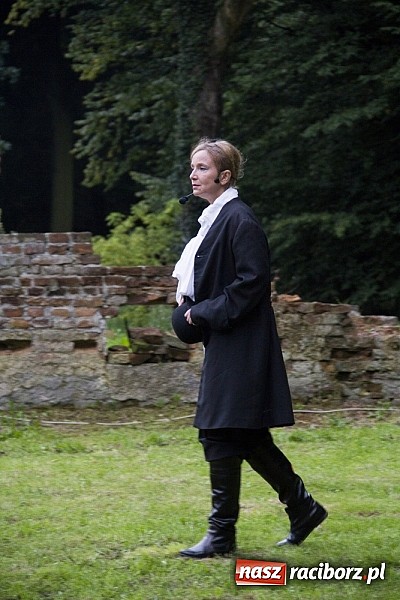 Zdjęcie w galerii na portalu naszraciborz.pl: Marta Klubowicz na scenie plenerowej w Łubowicach wiadomości z regionu