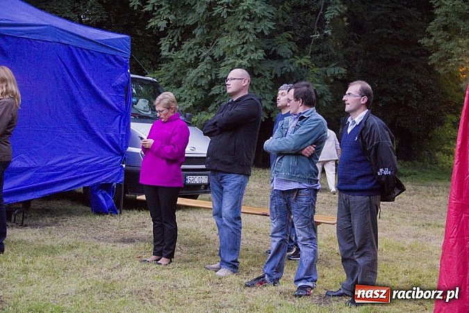 Zdjęcie w galerii na portalu naszraciborz.pl: Marta Klubowicz na scenie plenerowej w Łubowicach wiadomości z regionu