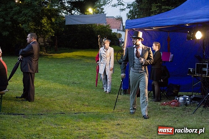 Zdjęcie w galerii na portalu naszraciborz.pl: Marta Klubowicz na scenie plenerowej w Łubowicach wiadomości z regionu