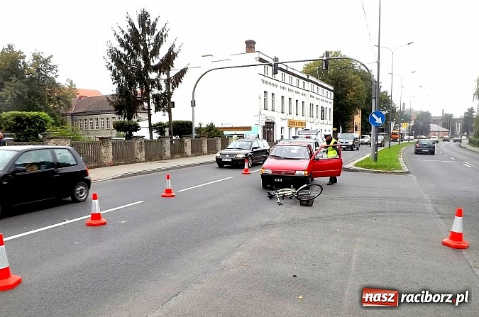 Zdjęcie w galerii na portalu naszraciborz.pl: Na Reymonta potrącono rowerzystkę! wiadomości z regionu