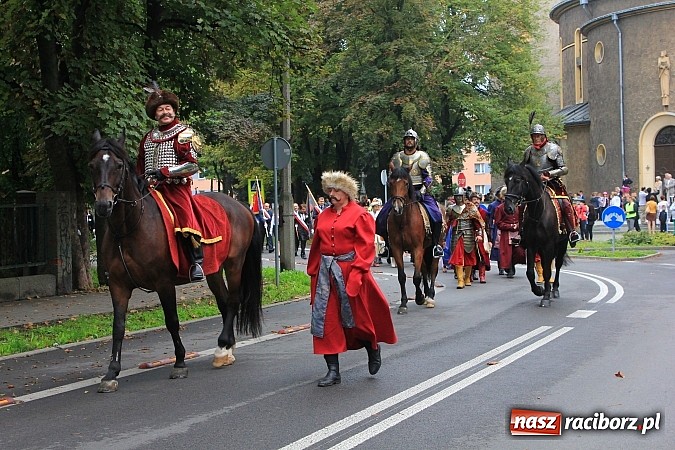 Zdjęcie w galerii na portalu naszraciborz.pl: Wojew&oacute;dzka inauguracja roku szkolnego w SP 15. Minister Edukacji Narodowej wręczyła pierwszoklasistom nowe elementarze! wiadomości z regionu