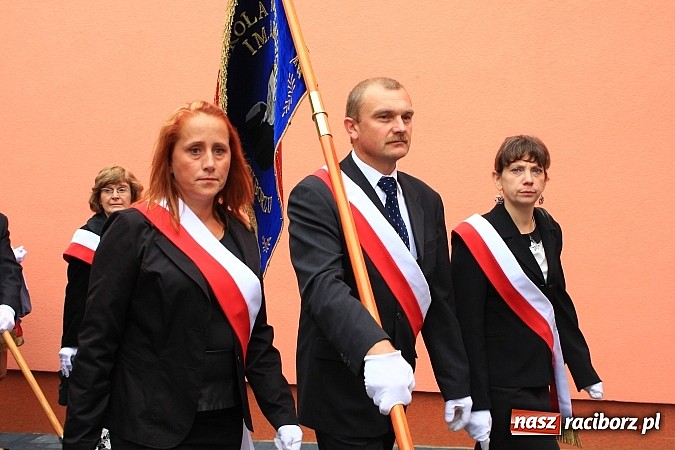 Zdjęcie w galerii na portalu naszraciborz.pl: Wojew&oacute;dzka inauguracja roku szkolnego w SP 15. Minister Edukacji Narodowej wręczyła pierwszoklasistom nowe elementarze! wiadomości z regionu