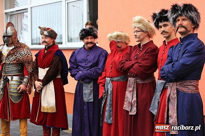 Zdjęcie w galerii na portalu naszraciborz.pl: Wojew&oacute;dzka inauguracja roku szkolnego w SP 15. Minister Edukacji Narodowej wręczyła pierwszoklasistom nowe elementarze! wiadomości z regionu