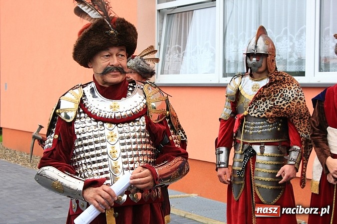 Zdjęcie w galerii na portalu naszraciborz.pl: Wojew&oacute;dzka inauguracja roku szkolnego w SP 15. Minister Edukacji Narodowej wręczyła pierwszoklasistom nowe elementarze! wiadomości z regionu