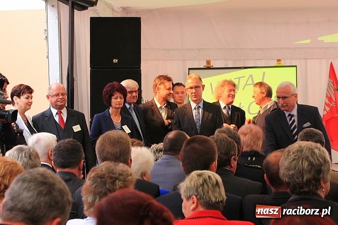 Zdjęcie w galerii na portalu naszraciborz.pl: Wojew&oacute;dzka inauguracja roku szkolnego w SP 15. Minister Edukacji Narodowej wręczyła pierwszoklasistom nowe elementarze! wiadomości z regionu