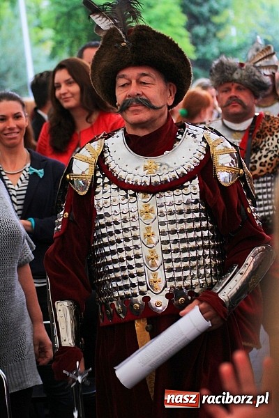 Zdjęcie w galerii na portalu naszraciborz.pl: Wojew&oacute;dzka inauguracja roku szkolnego w SP 15. Minister Edukacji Narodowej wręczyła pierwszoklasistom nowe elementarze! wiadomości z regionu