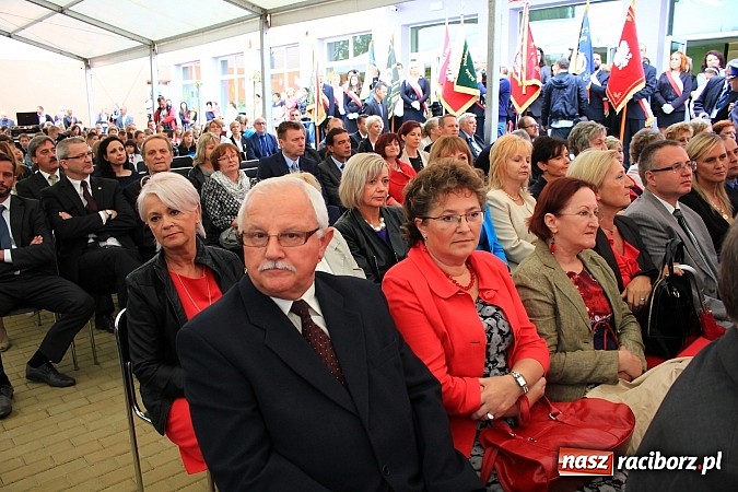 Zdjęcie w galerii na portalu naszraciborz.pl: Wojew&oacute;dzka inauguracja roku szkolnego w SP 15. Minister Edukacji Narodowej wręczyła pierwszoklasistom nowe elementarze! wiadomości z regionu