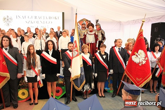 Zdjęcie w galerii na portalu naszraciborz.pl: Wojew&oacute;dzka inauguracja roku szkolnego w SP 15. Minister Edukacji Narodowej wręczyła pierwszoklasistom nowe elementarze! wiadomości z regionu