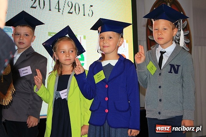 Zdjęcie w galerii na portalu naszraciborz.pl: Wojew&oacute;dzka inauguracja roku szkolnego w SP 15. Minister Edukacji Narodowej wręczyła pierwszoklasistom nowe elementarze! wiadomości z regionu