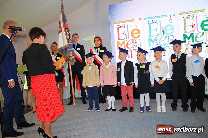Zdjęcie w galerii na portalu naszraciborz.pl: Wojew&oacute;dzka inauguracja roku szkolnego w SP 15. Minister Edukacji Narodowej wręczyła pierwszoklasistom nowe elementarze! wiadomości z regionu