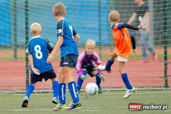 Zdjęcie w galerii na portalu naszraciborz.pl: Deszczowe zmagania orlików. Unia Racibórz górą nad Studzienną wiadomości z regionu