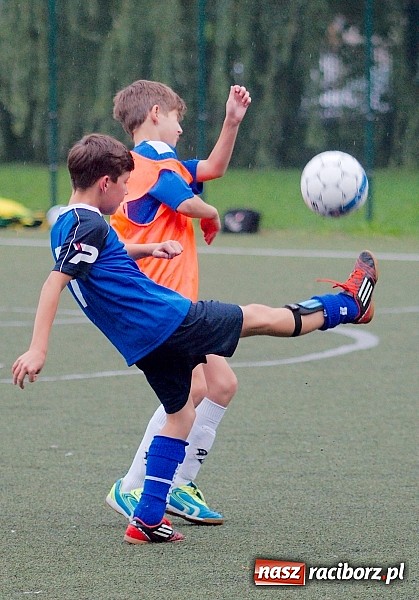 Zdjęcie w galerii na portalu naszraciborz.pl: Deszczowe zmagania orlików. Unia Racibórz górą nad Studzienną wiadomości z regionu