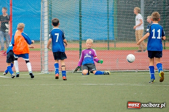 Zdjęcie w galerii na portalu naszraciborz.pl: Deszczowe zmagania orlików. Unia Racibórz górą nad Studzienną wiadomości z regionu