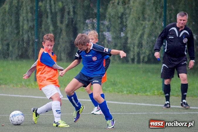 Zdjęcie w galerii na portalu naszraciborz.pl: Deszczowe zmagania orlików. Unia Racibórz górą nad Studzienną wiadomości z regionu