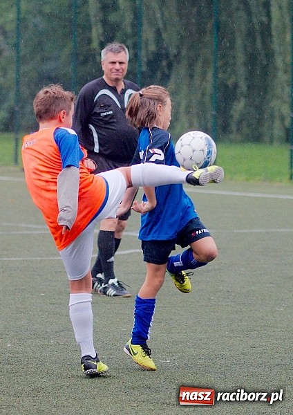 Zdjęcie w galerii na portalu naszraciborz.pl: Deszczowe zmagania orlików. Unia Racibórz górą nad Studzienną wiadomości z regionu