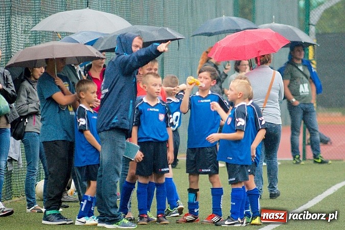 Zdjęcie w galerii na portalu naszraciborz.pl: Deszczowe zmagania orlików. Unia Racibórz górą nad Studzienną wiadomości z regionu