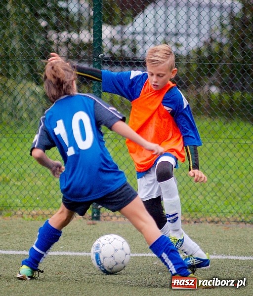 Zdjęcie w galerii na portalu naszraciborz.pl: Deszczowe zmagania orlików. Unia Racibórz górą nad Studzienną wiadomości z regionu