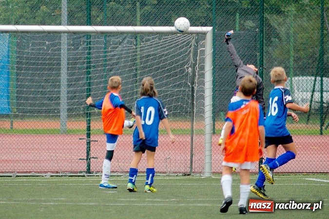 Zdjęcie w galerii na portalu naszraciborz.pl: Deszczowe zmagania orlików. Unia Racibórz górą nad Studzienną wiadomości z regionu
