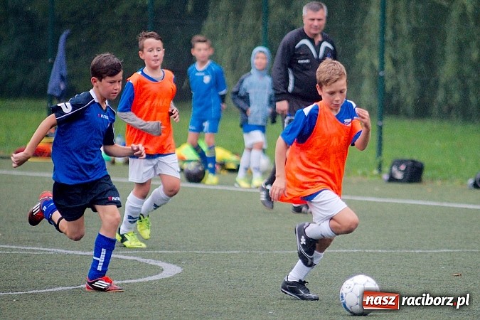 Zdjęcie w galerii na portalu naszraciborz.pl: Deszczowe zmagania orlików. Unia Racibórz górą nad Studzienną wiadomości z regionu