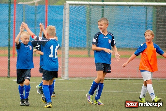 Zdjęcie w galerii na portalu naszraciborz.pl: Deszczowe zmagania orlików. Unia Racibórz górą nad Studzienną wiadomości z regionu