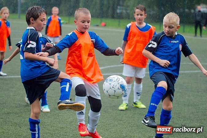 Zdjęcie w galerii na portalu naszraciborz.pl: Deszczowe zmagania orlików. Unia Racibórz górą nad Studzienną wiadomości z regionu