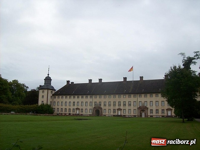 Zdjęcie w galerii na portalu naszraciborz.pl: Książę raciborski Wiktor V przyjeżdża do Raciborza. Zobacz gdzie na co dzień mieszka wiadomości z regionu