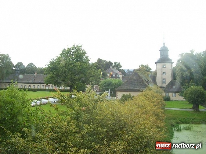 Zdjęcie w galerii na portalu naszraciborz.pl: Książę raciborski Wiktor V przyjeżdża do Raciborza. Zobacz gdzie na co dzień mieszka wiadomości z regionu