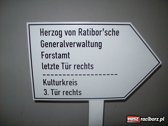 Zdjęcie w galerii na portalu naszraciborz.pl: Książę raciborski Wiktor V przyjeżdża do Raciborza. Zobacz gdzie na co dzień mieszka wiadomości z regionu