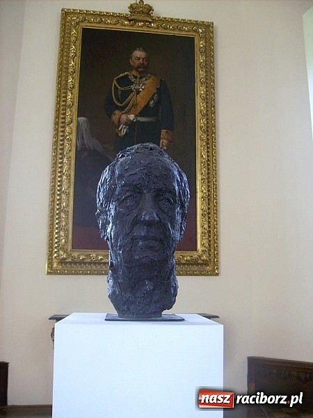 Zdjęcie w galerii na portalu naszraciborz.pl: Książę raciborski Wiktor V przyjeżdża do Raciborza. Zobacz gdzie na co dzień mieszka wiadomości z regionu