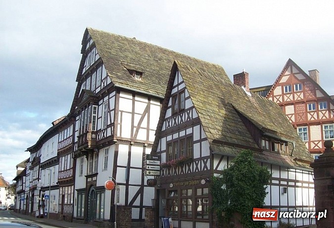 Zdjęcie w galerii na portalu naszraciborz.pl: Książę raciborski Wiktor V przyjeżdża do Raciborza. Zobacz gdzie na co dzień mieszka wiadomości z regionu