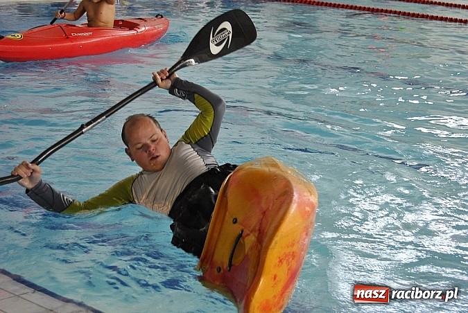 Zdjęcie w galerii na portalu naszraciborz.pl: Lekcją kajakarstwa pożegnano wakacje w H2Ostróg wiadomości z regionu
