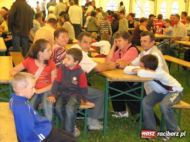 Zdjęcie w galerii na portalu naszraciborz.pl: Sportowy Festyn Przyjaźni wiadomości z regionu