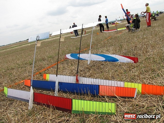 Zdjęcie w galerii na portalu naszraciborz.pl: Spektakularne zawody o Puchar Świata modeli swobodnie latających! wiadomości z regionu