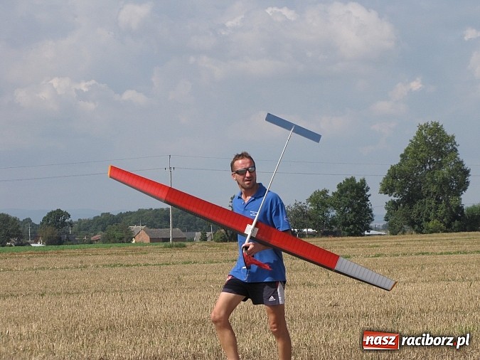 Zdjęcie w galerii na portalu naszraciborz.pl: Spektakularne zawody o Puchar Świata modeli swobodnie latających! wiadomości z regionu