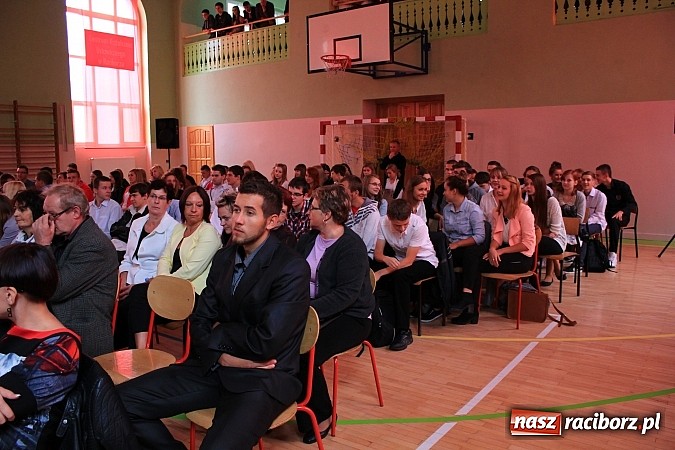 Zdjęcie w galerii na portalu naszraciborz.pl: Niech ten rok będzie dla nas dobry, czyli Inauguracja Roku Szkolnego w ZSBiRR wiadomości z regionu