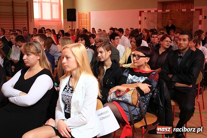 Zdjęcie w galerii na portalu naszraciborz.pl: Niech ten rok będzie dla nas dobry, czyli Inauguracja Roku Szkolnego w ZSBiRR wiadomości z regionu