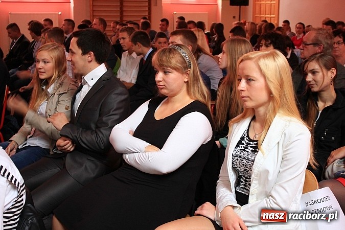 Zdjęcie w galerii na portalu naszraciborz.pl: Niech ten rok będzie dla nas dobry, czyli Inauguracja Roku Szkolnego w ZSBiRR wiadomości z regionu