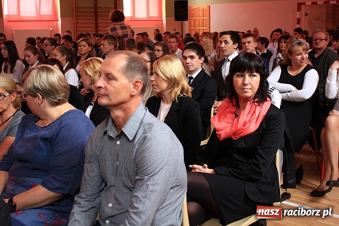 Zdjęcie w galerii na portalu naszraciborz.pl: Niech ten rok będzie dla nas dobry, czyli Inauguracja Roku Szkolnego w ZSBiRR wiadomości z regionu