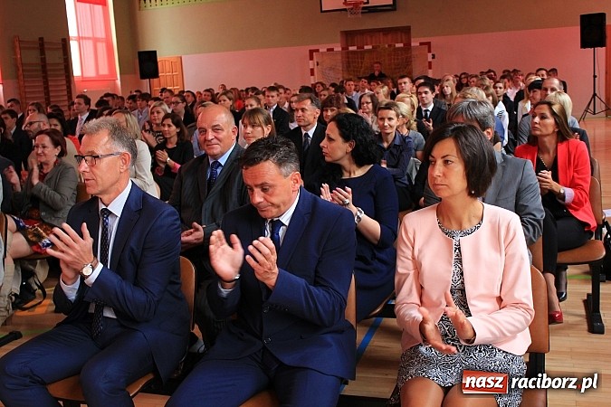 Zdjęcie w galerii na portalu naszraciborz.pl: Niech ten rok będzie dla nas dobry, czyli Inauguracja Roku Szkolnego w ZSBiRR wiadomości z regionu