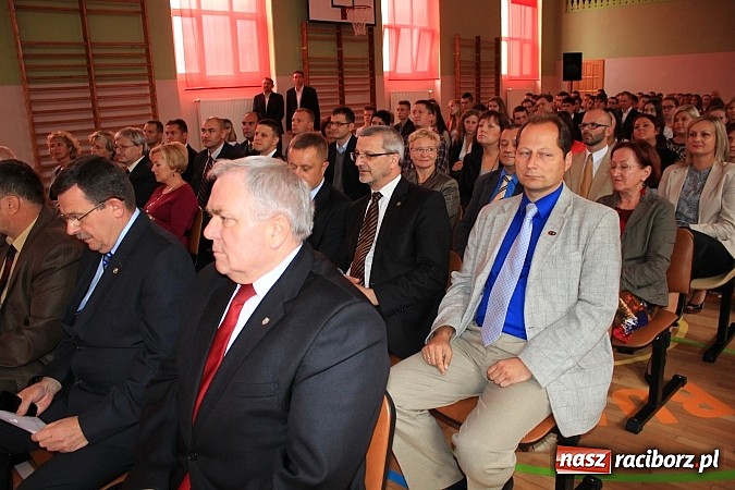 Zdjęcie w galerii na portalu naszraciborz.pl: Niech ten rok będzie dla nas dobry, czyli Inauguracja Roku Szkolnego w ZSBiRR wiadomości z regionu