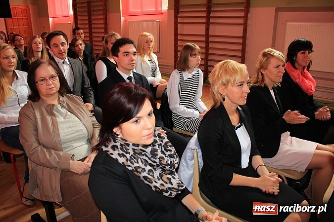 Zdjęcie w galerii na portalu naszraciborz.pl: Niech ten rok będzie dla nas dobry, czyli Inauguracja Roku Szkolnego w ZSBiRR wiadomości z regionu