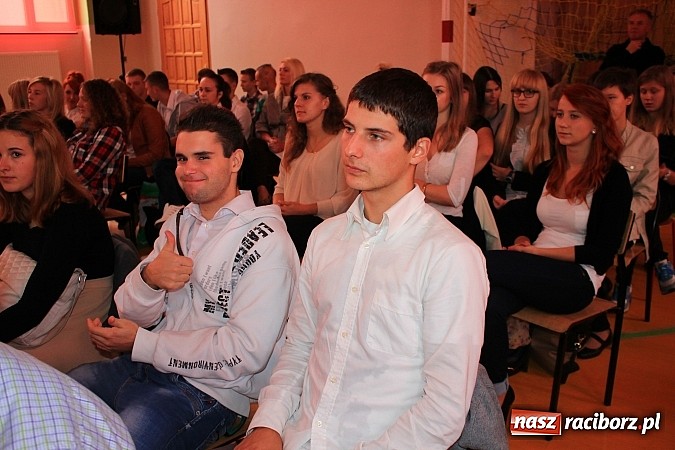 Zdjęcie w galerii na portalu naszraciborz.pl: Niech ten rok będzie dla nas dobry, czyli Inauguracja Roku Szkolnego w ZSBiRR wiadomości z regionu