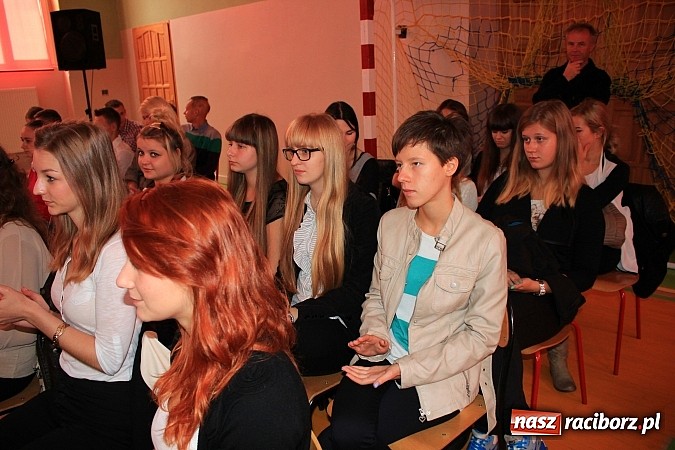 Zdjęcie w galerii na portalu naszraciborz.pl: Niech ten rok będzie dla nas dobry, czyli Inauguracja Roku Szkolnego w ZSBiRR wiadomości z regionu