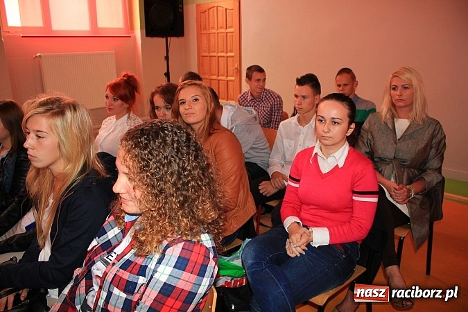 Zdjęcie w galerii na portalu naszraciborz.pl: Niech ten rok będzie dla nas dobry, czyli Inauguracja Roku Szkolnego w ZSBiRR wiadomości z regionu